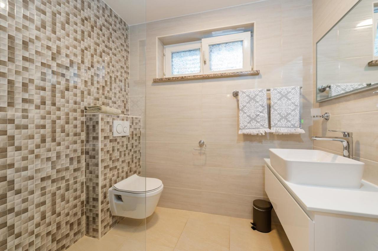לאבין Villa Bella Vista - Apartments מראה חיצוני תמונה