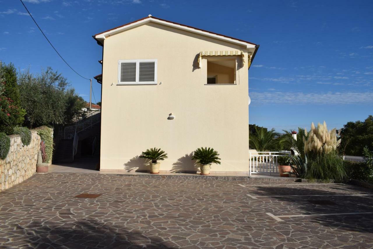 לאבין Villa Bella Vista - Apartments מראה חיצוני תמונה
